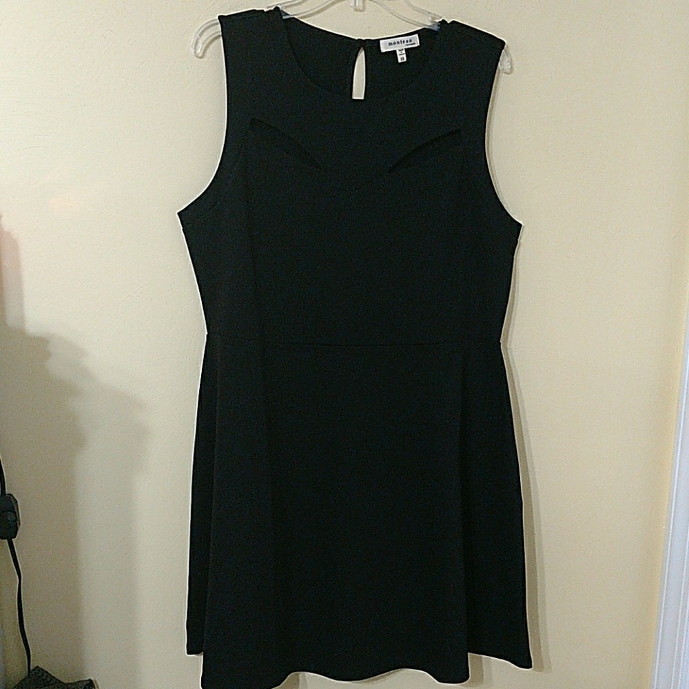 🎆NWOT Monteau Black Dress